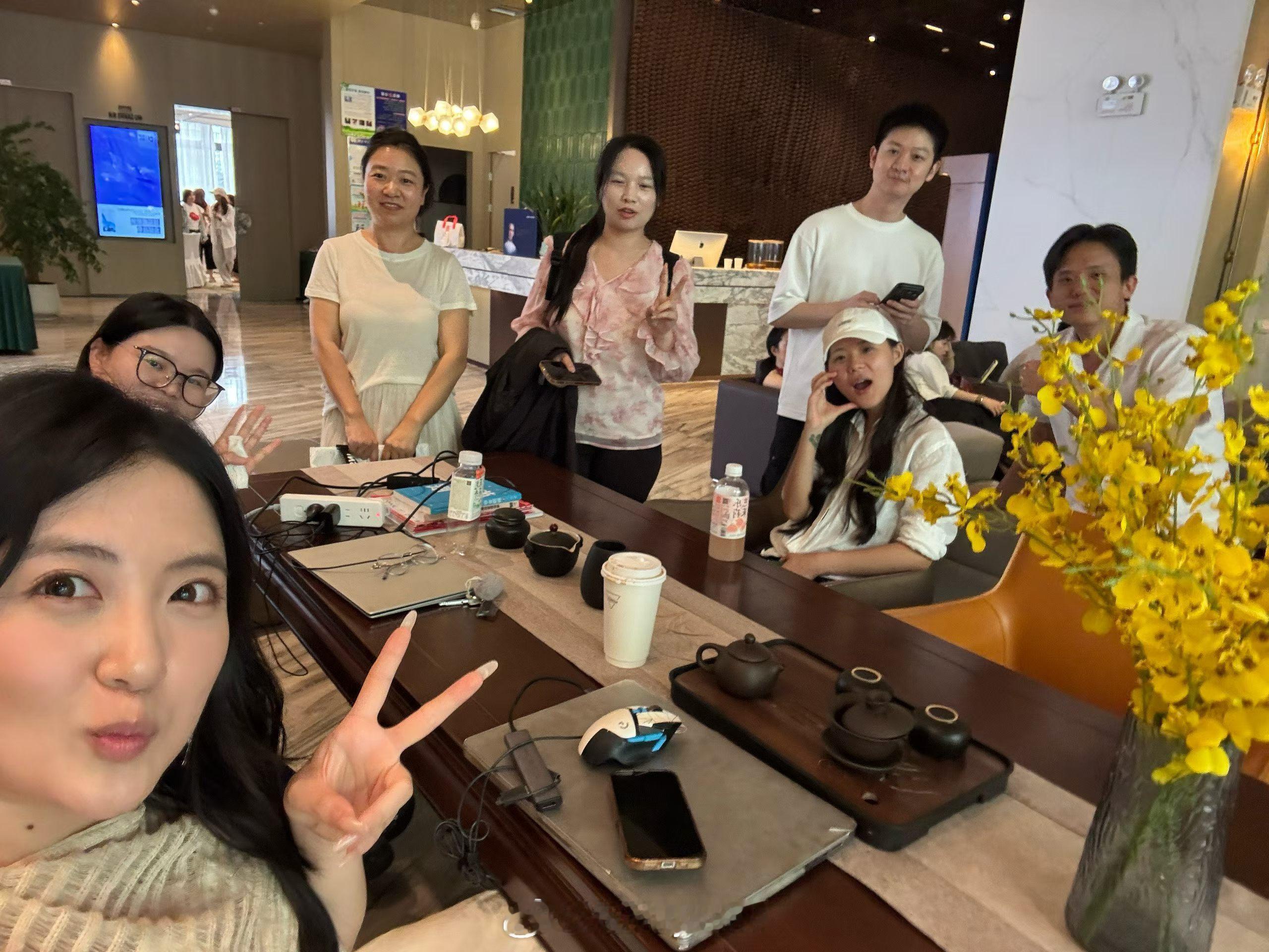 线下课三天结束忙到都没空发朋友圈哈哈哈哈好多好多素材短视频带货凌溪搞钱