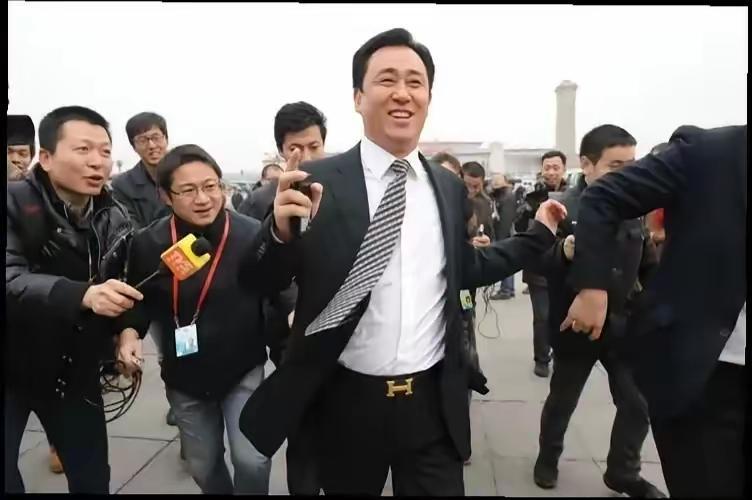 可以交给恒大的家印去做，许老板应该乐意沾沾大跳水感觉。