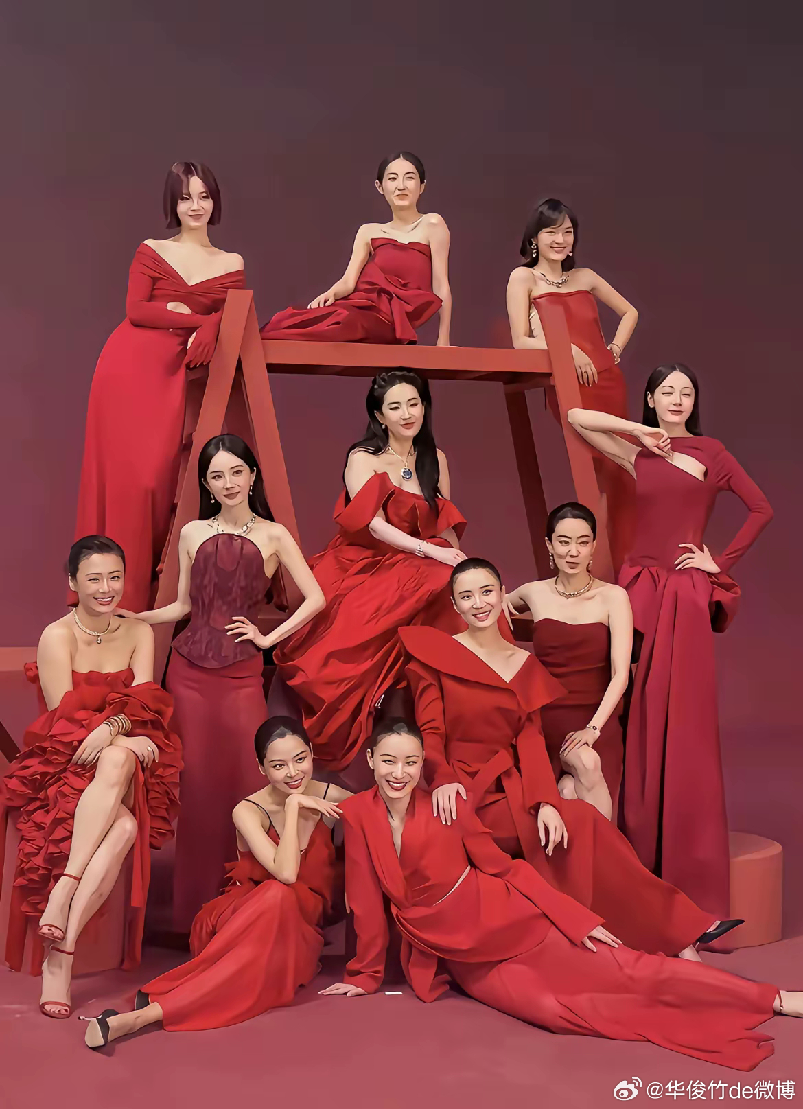影视圈C位之争！看出来了吗？1、刘亦菲看似C位，很不C位2、倪妮不是C位，胜似C