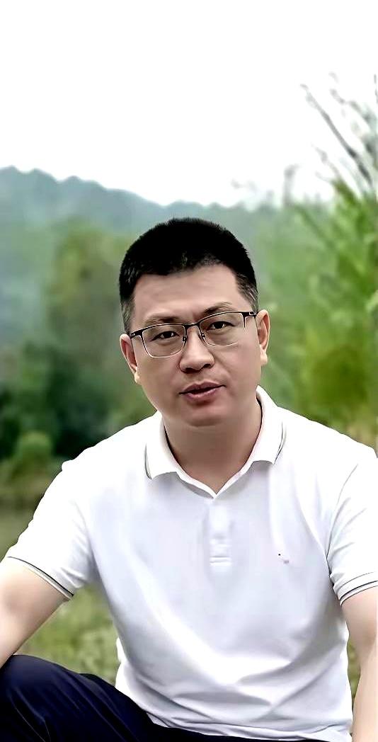 亲生女儿要点零花钱还得列出个“开支明细”，转头却给外面的女人砸下40多万全款提车