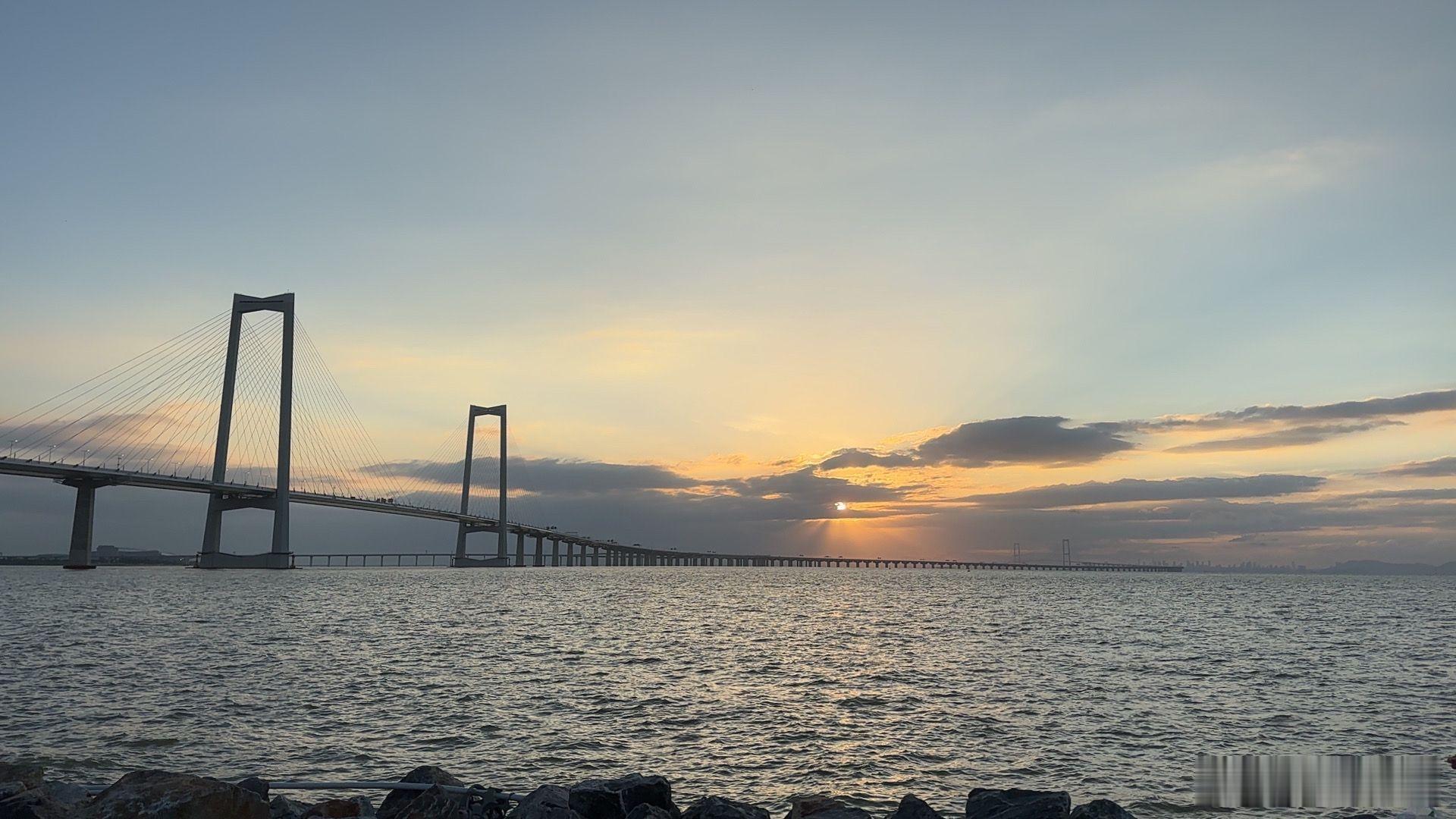 随手拍没什么好抱怨的，路是自己选的，今天的一切所有的情绪，都是在为之前的选择而买