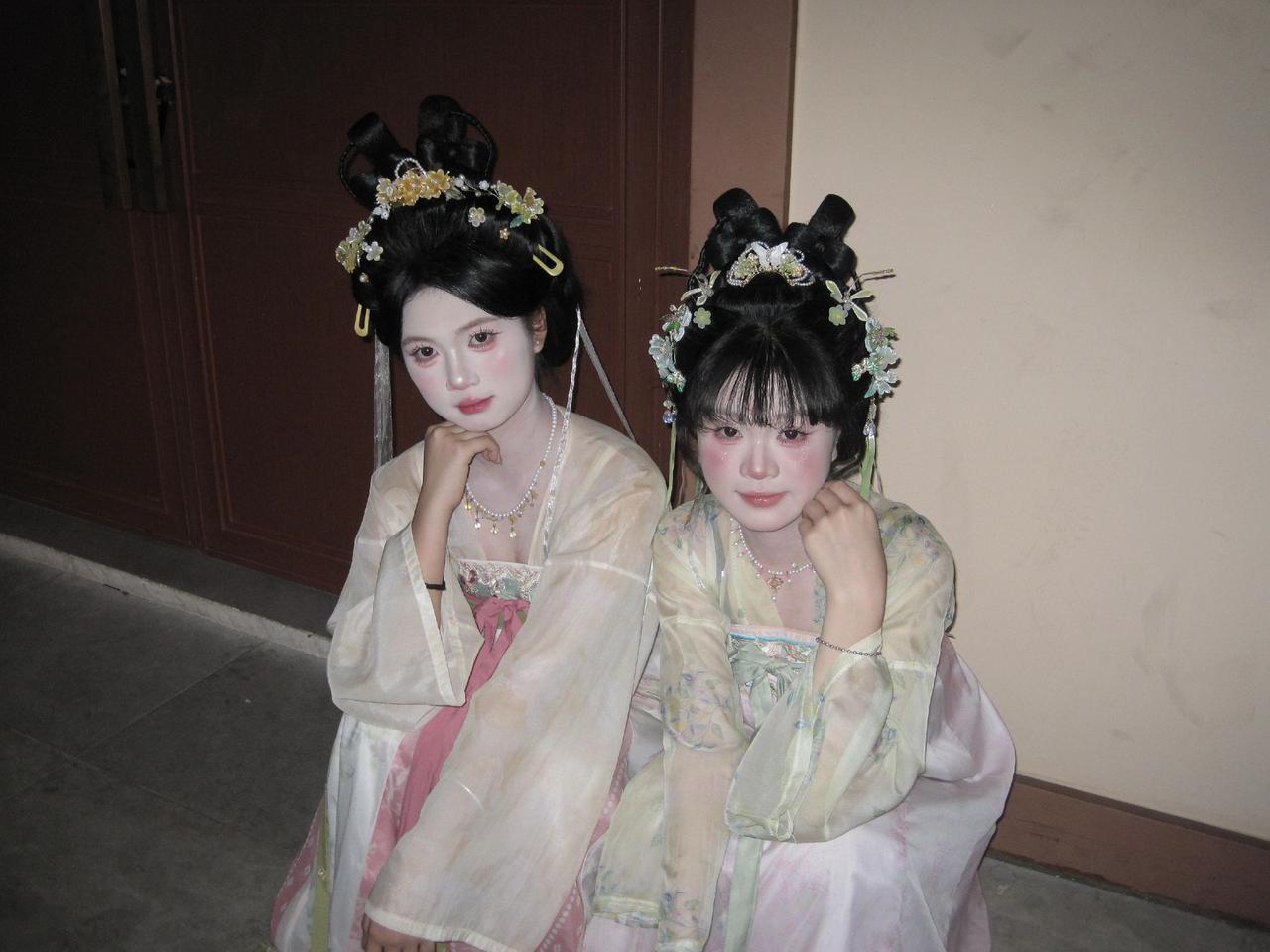 古镇随拍闺蜜汉服妆造 汉服妆造 唐风双人闺蜜 汉服