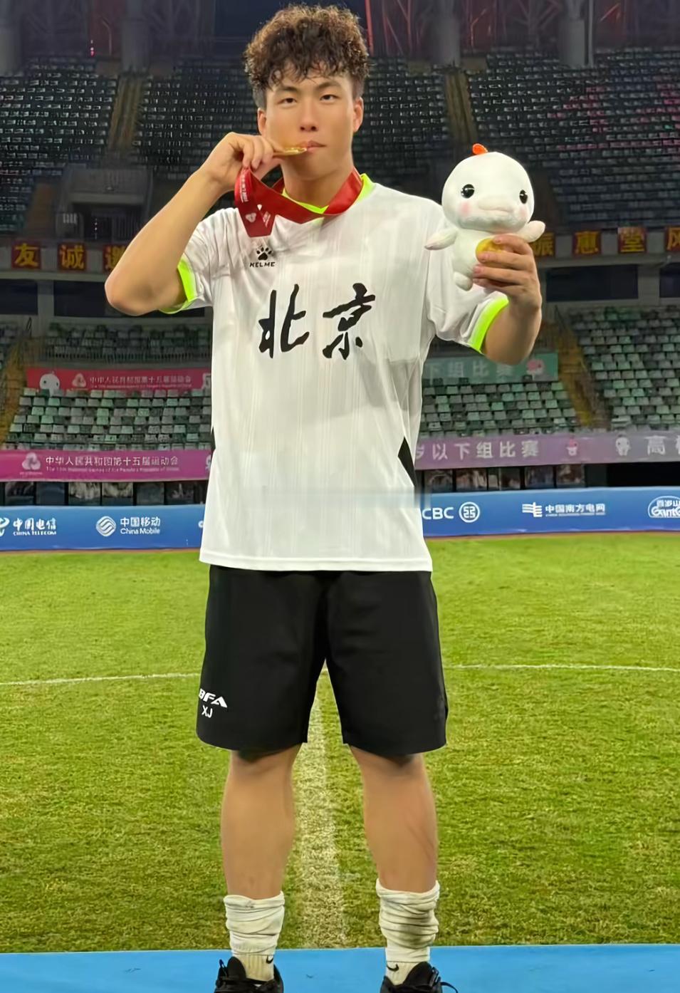 西班牙U19第三级别 中国球员谢晋替补出场 卡拉万切尔U19B队3-4不敌阿尔科