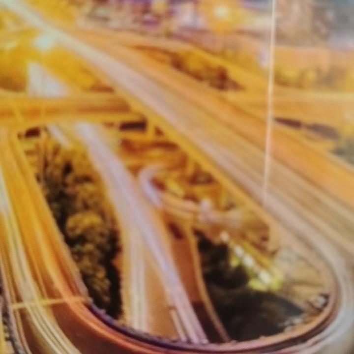 腐糗，神奇的股市。
改开之初，有个朋友卖书赚了不少钱，一整顿版权做不了了。就进了