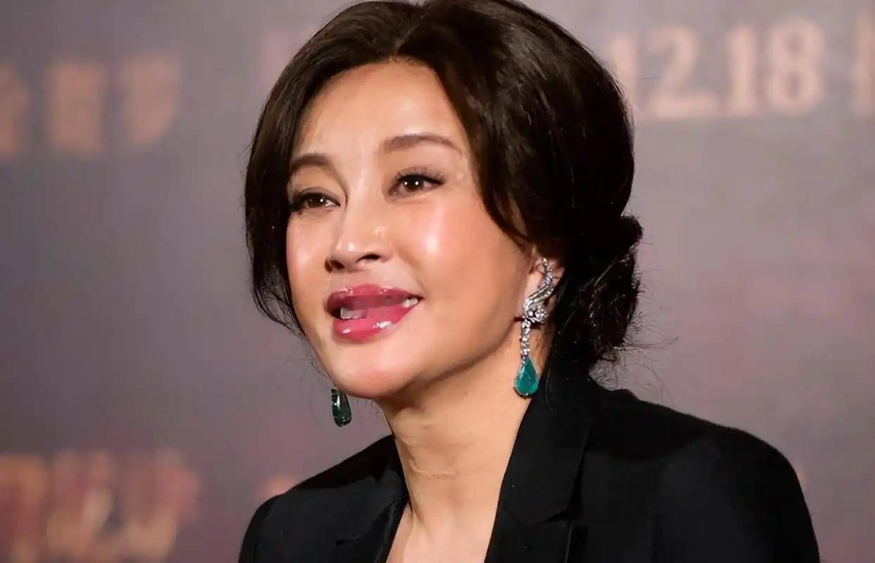 刘晓庆是一个非常孝顺的人。她说父母去世后，自己并没有多难受，因为自己把最好的都给