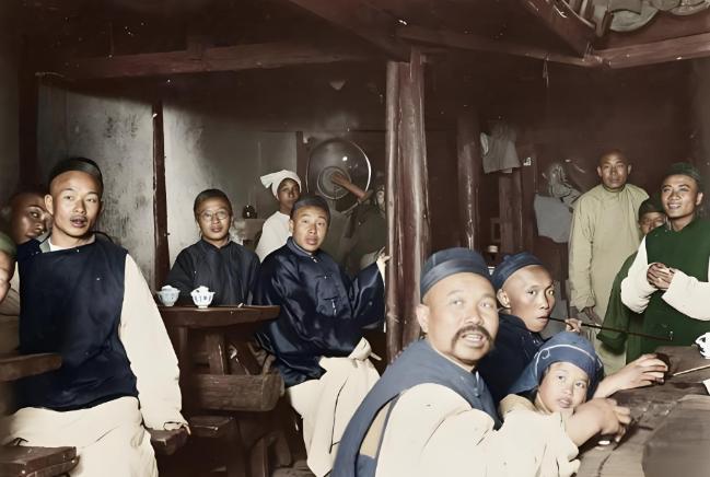 梁启超在1900年写下那篇振聋发聩的《中国积弱溯源论》时，将他所见的中国人劣根性