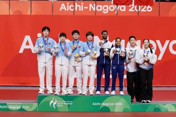 中国乒乓球队在名古屋亚运会共收获 11枚奖牌，日本队共收获 7枚奖牌。
中国奖牌