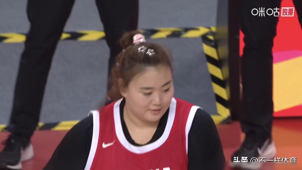 见过打球横的，真没见过这么不讲理的！王思雨今晚在长沙彻底疯了，替补上场短短6分钟