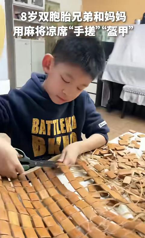 “火到人民日报了！”北京一位妈妈利用下班后的时间，陪着双胞胎儿子忙了整整1个月，