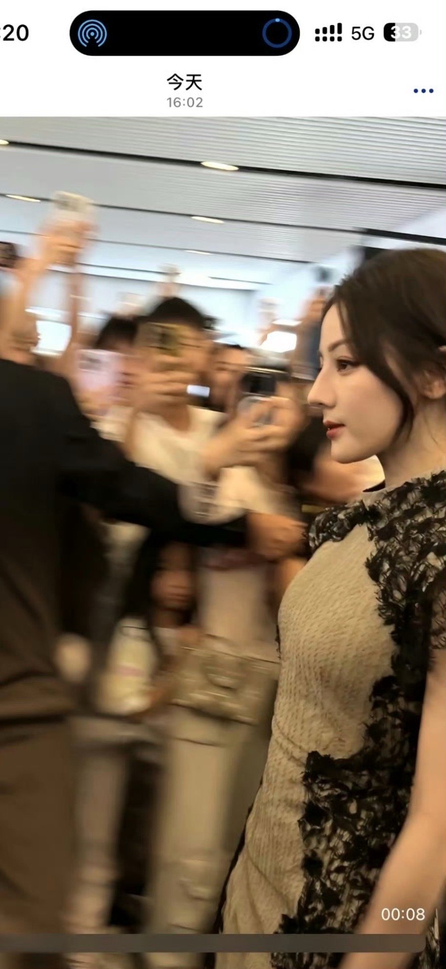 迪丽热巴现实中这么吓人的啊！？！！一直觉得她很漂亮是个浓颜系美女 没想到现实生图