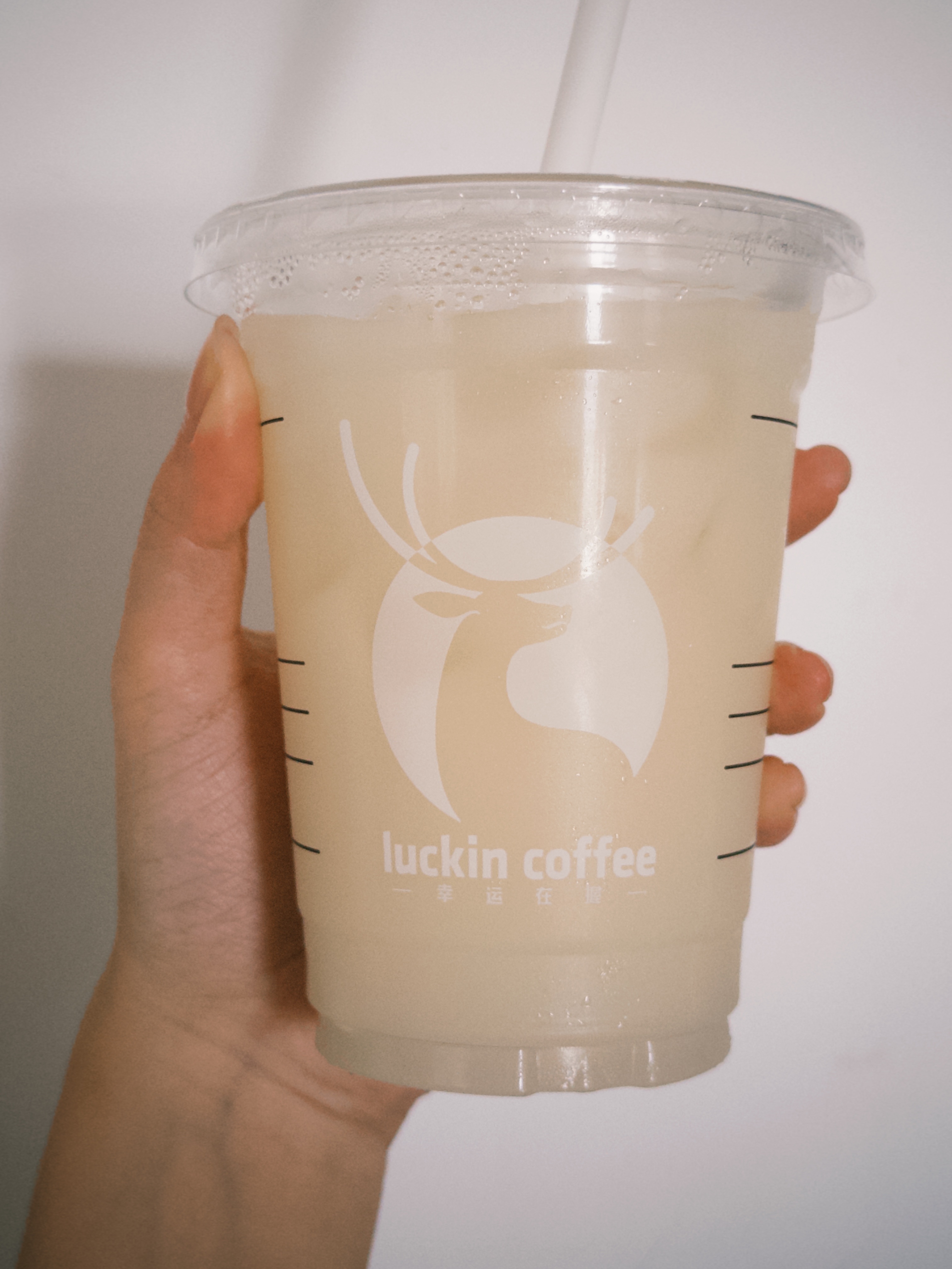 瑞幸这个新品乳酸菌冰茶好喝，酸酸甜甜的，很夏天 ​​​