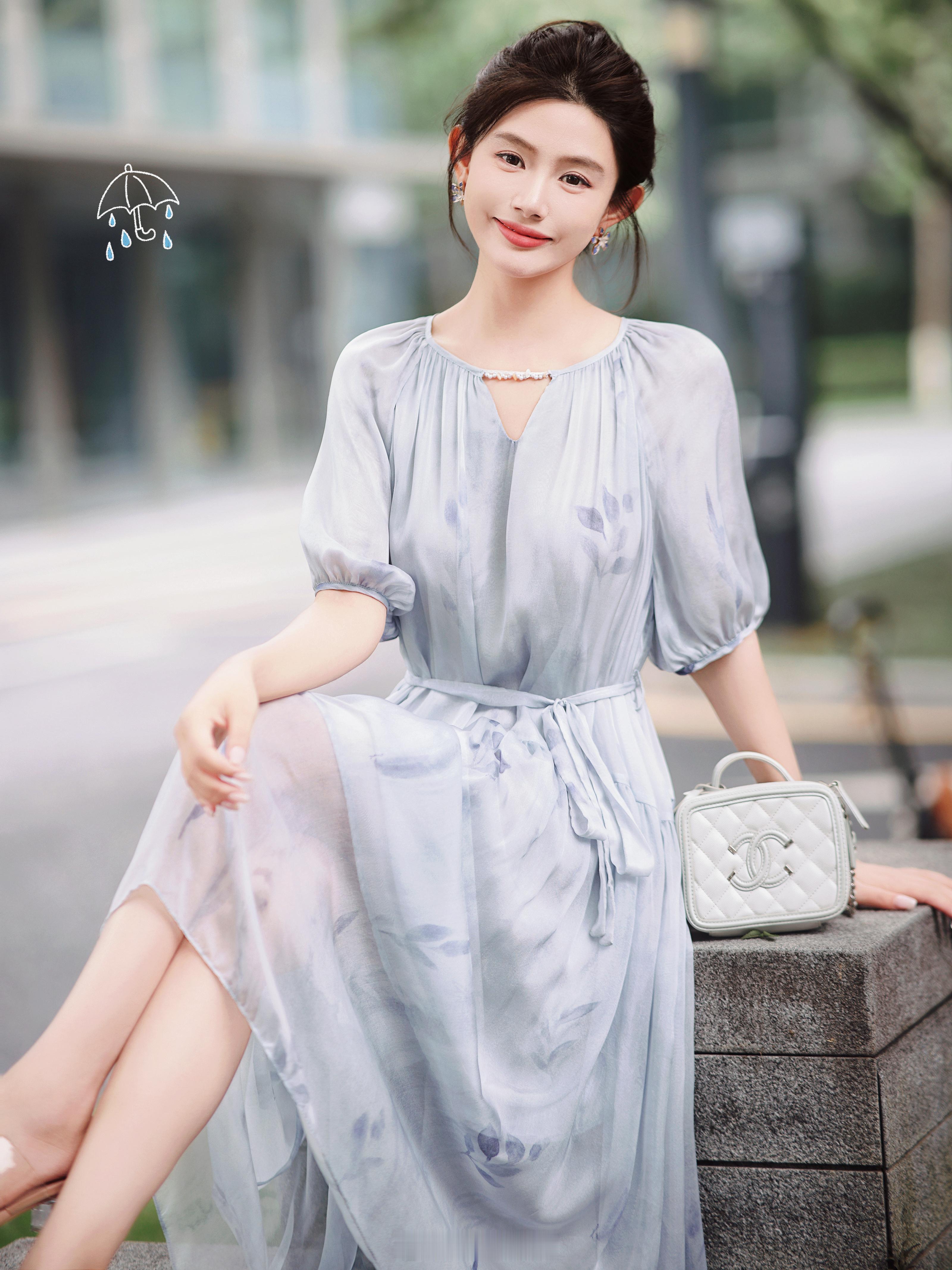 我的裙子美的根本“蓝”不住 可咋办啊！水彩印花➕大裙摆 清爽飘逸 好似仙女啊[憧