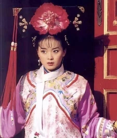 嫁入豪门的“晴格格”即便直播带货被骂却仍然坚持‼️
再《还珠格格》里面饰演晴格格