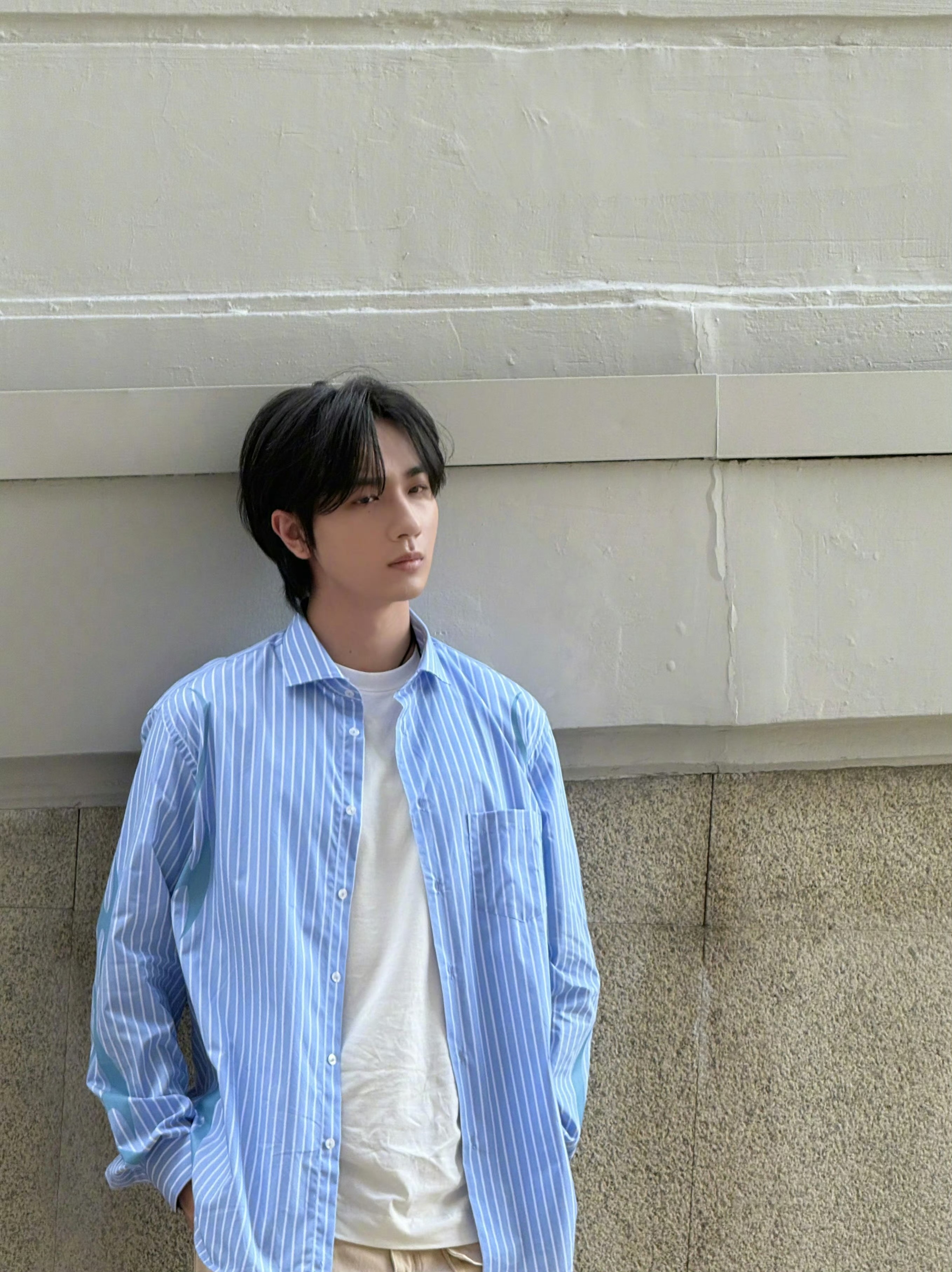 Hi，bro，舍得营业了？李宏毅你真的久违的上线啊，还是live[捂嘴哭] ​​