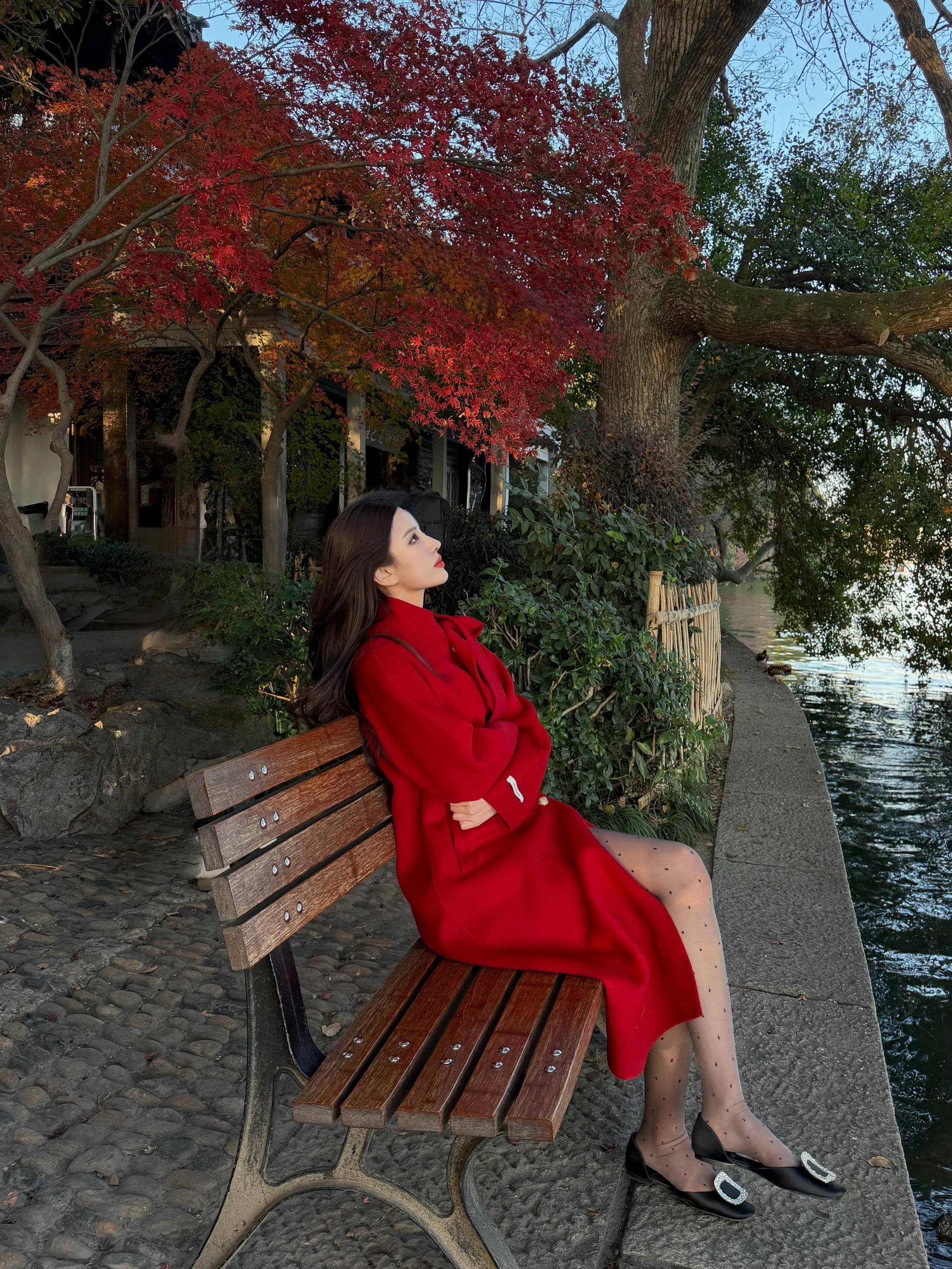 西湖纵有千般美 无你不过一潭水