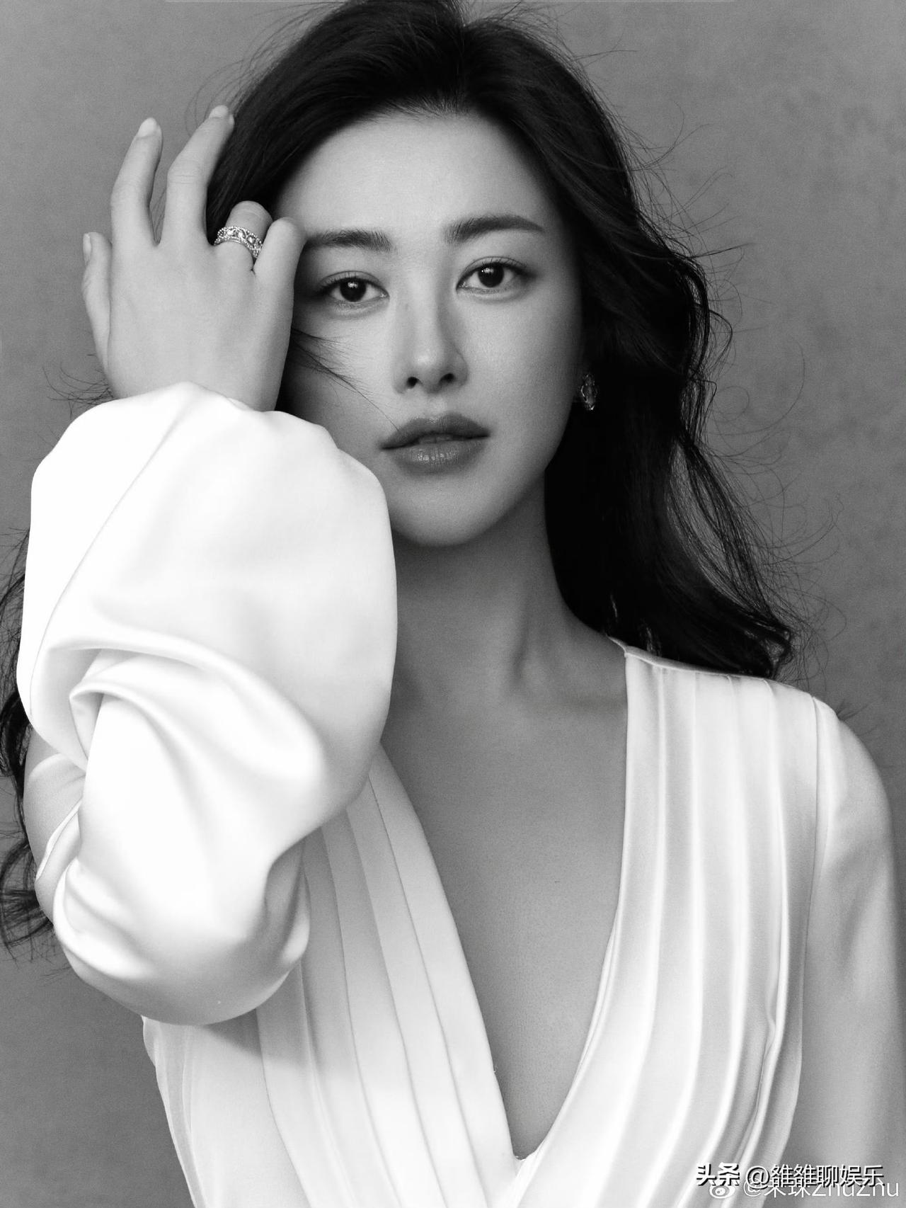 朱珠，高调发文。

3月2日，朱珠在社交平台发文，没有文字，只有两个表情包，咖啡