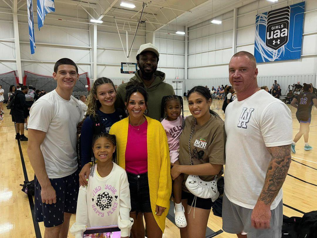 你嘴咋这么黑[笑cry][笑cry][笑cry]嘴不咧大一点差点看不到#篮球热力