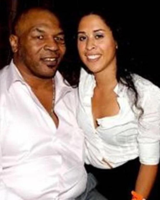 1992年，拳王迈克·泰森因犯罪入狱服刑。在监狱里，泰森与一位中年女狱警发展出了