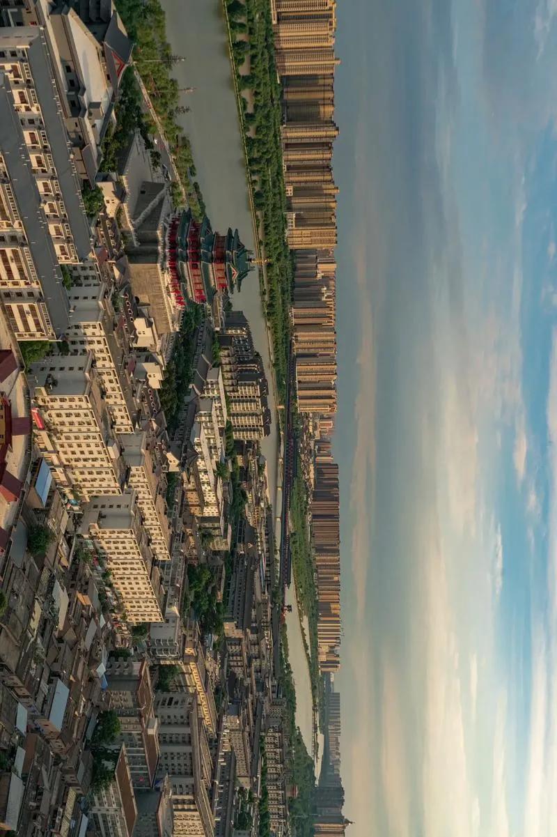 咸阳主城区为什么看起来老旧？
咸阳城建水平确实不高，相比其他同级别城市，城市封面