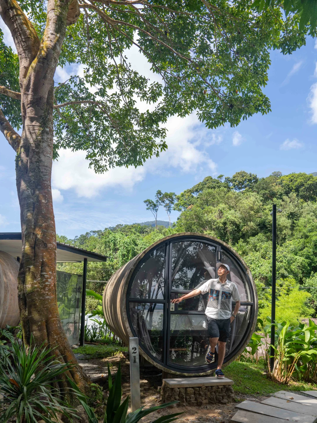 探秘古晋海边的隐藏宝石 —— 涵洞酒店✨