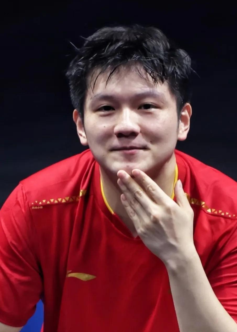 樊振东“国内不招待见、国外如鱼得水”的说法，其实是个误解。真相是：他在国内不是“