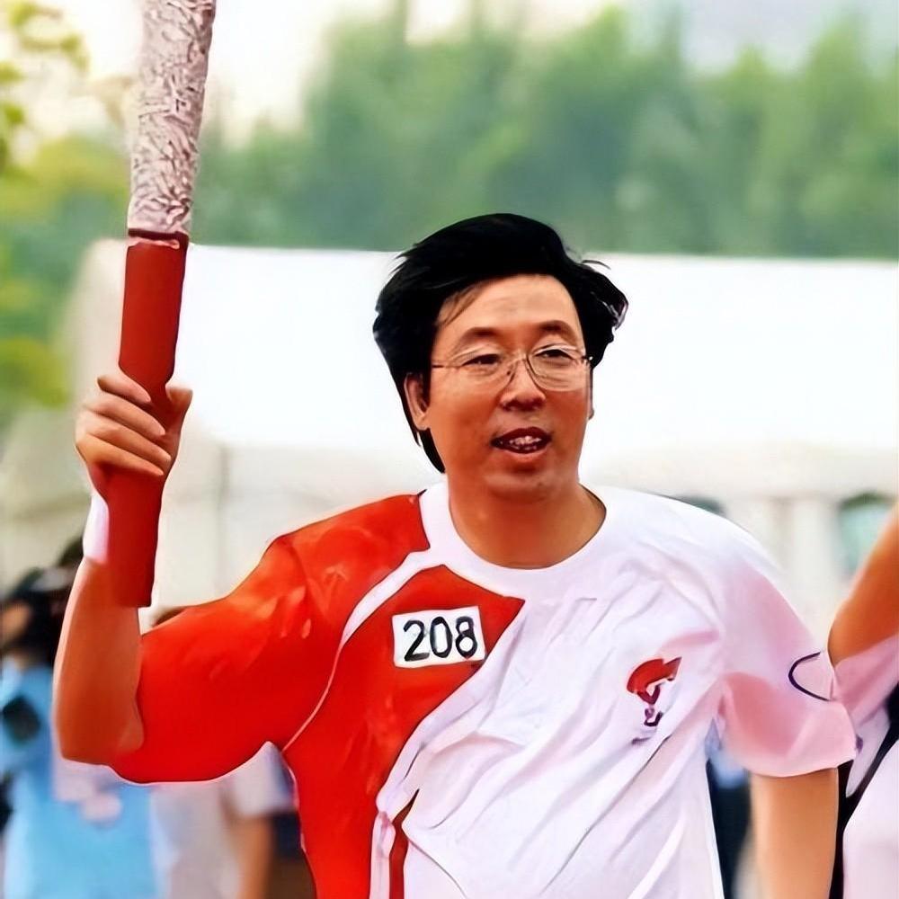 岁月不负深耕人！63岁朱建华默默撑起中国跳高未来

太心酸了！中国跳高传奇朱建华