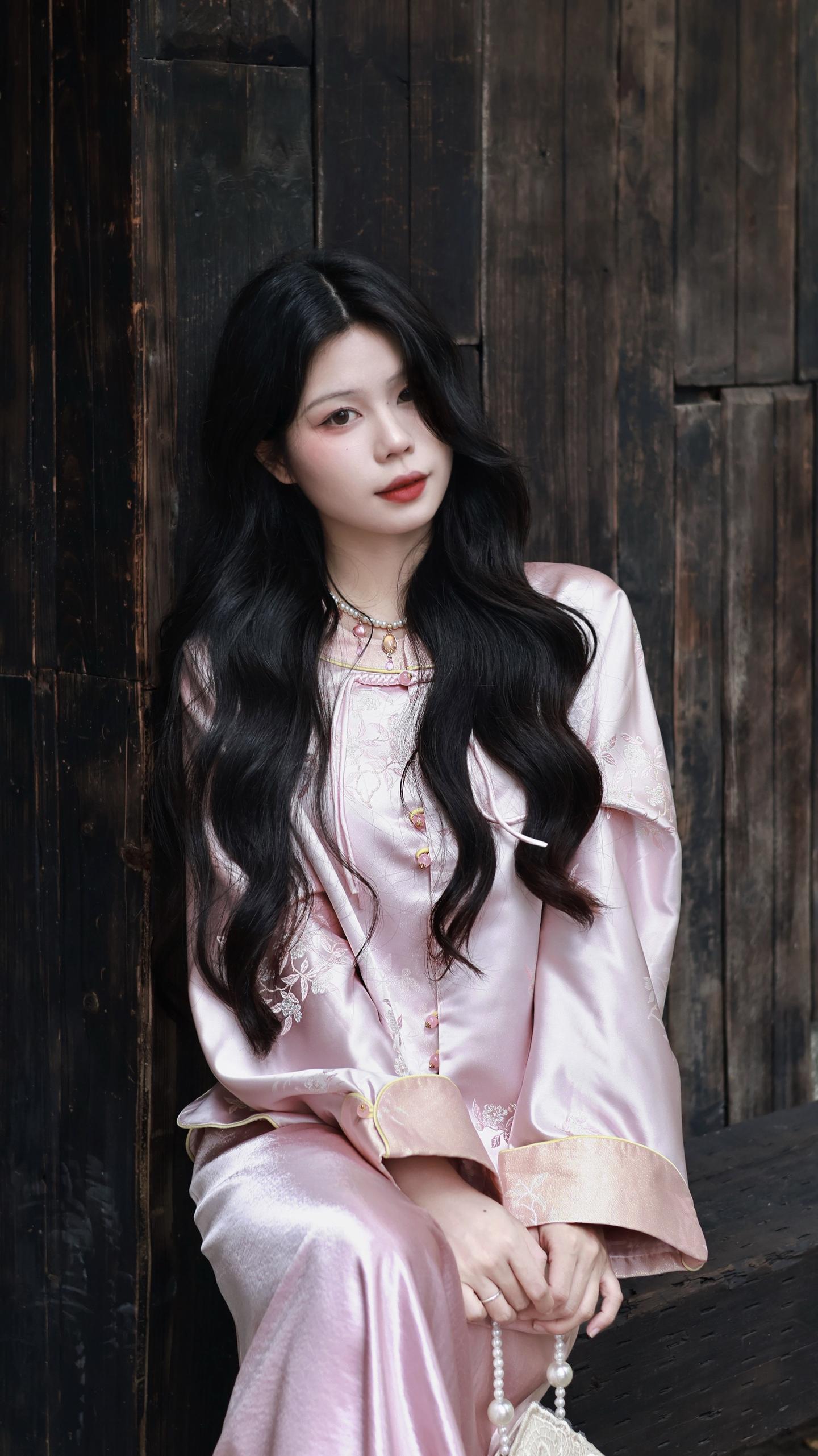 既许一人以偏爱，愿尽余生之慷慨。