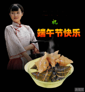 当代年轻人包粽子没轻没重的年轻人包粽子主打一个随心所欲，下手毫无分寸，糯米疯狂往