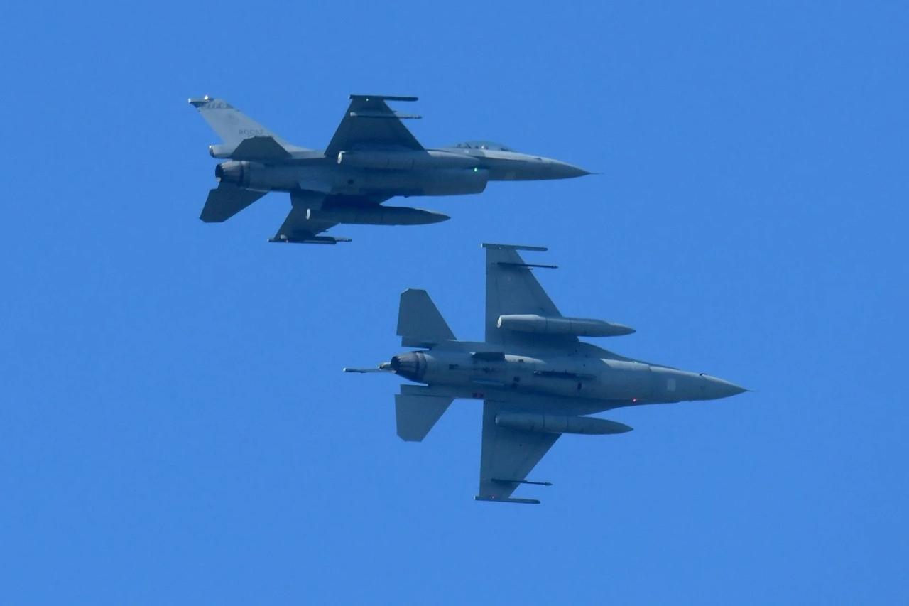 台湾开始接收美国 F-16V Block 70 战斗机
据台湾通讯社 2026 