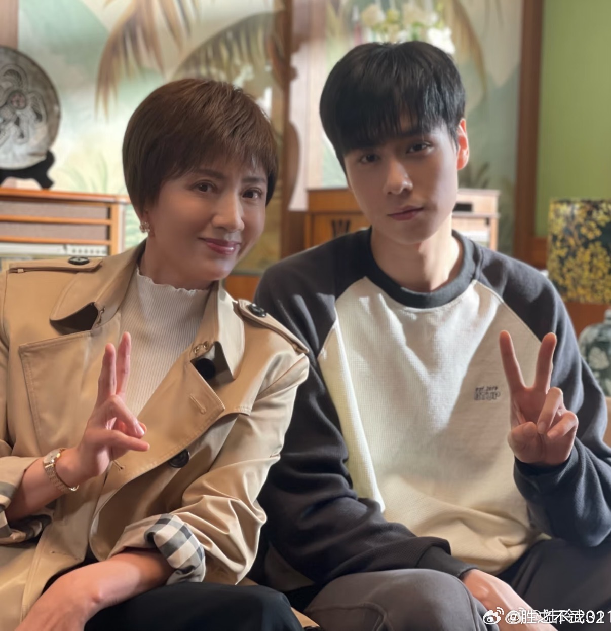 胡一天难怪有故人之姿原来是故人本人别人演校园剧是新人登场，他演校园剧是故人本人直
