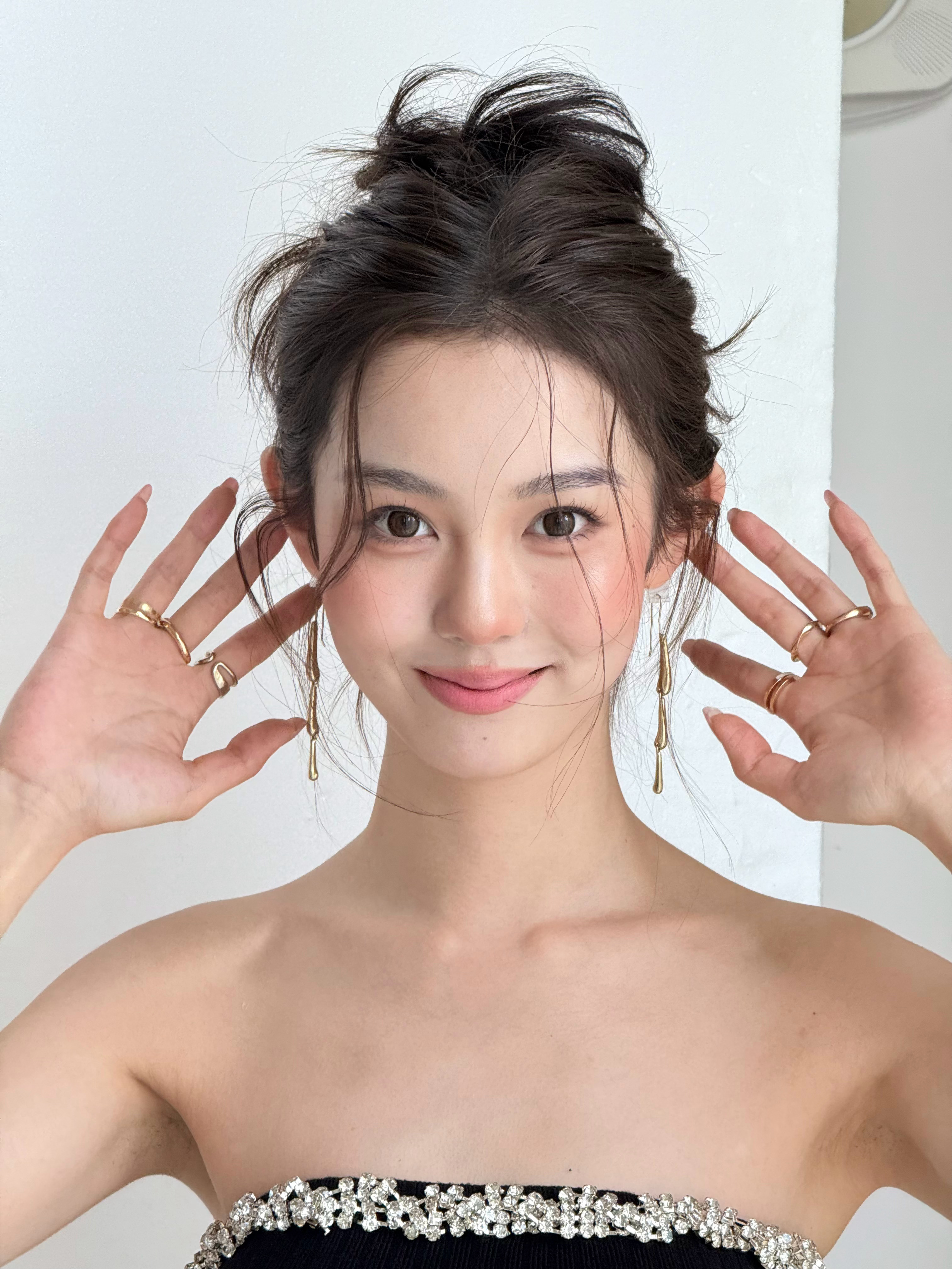 新鲜出炉的live图～～御姐一下！狠狠期待成片了[哇]仪仪er[超话]写真今日妆