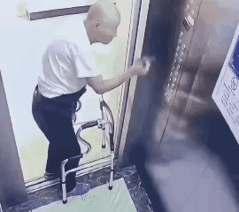 一把年纪了，积点德不好吗？🙄