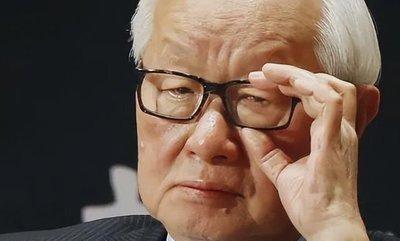 台积电创始人张忠谋再次语出惊人，他说：“如果美国想扼杀他们，中国真的无能为力！”