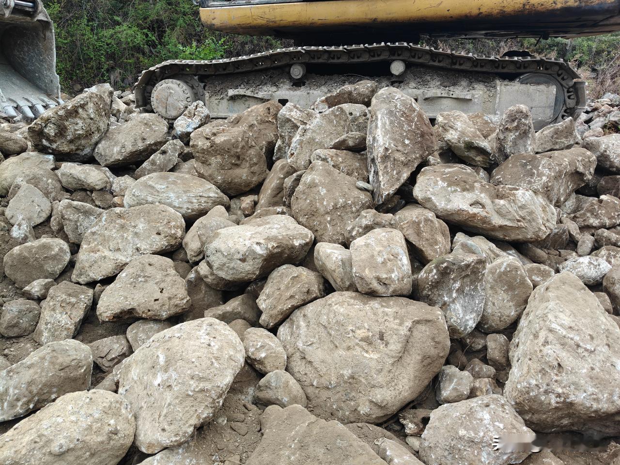 建筑工程规范免费下载的权威渠道：
 
1. 国家标准全文公开系统（首选）- 网址