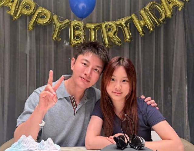 甜馨14岁生日照，差点没认出来