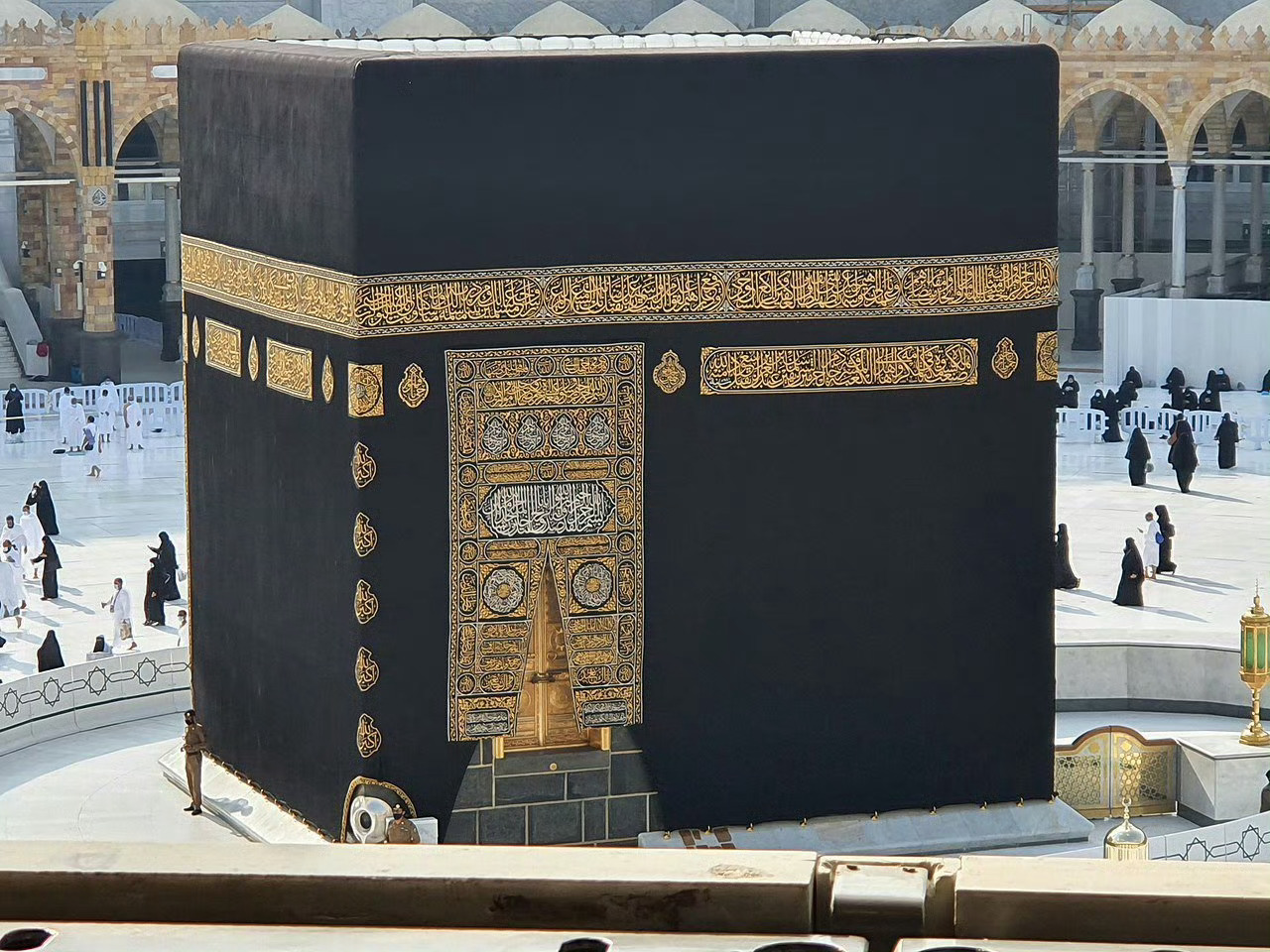 🤲🕋 今天是开斋节，祝穆斯林朋友们节日快乐！祝愿吉庆！玻利瓦尔英雄之地伊朗导