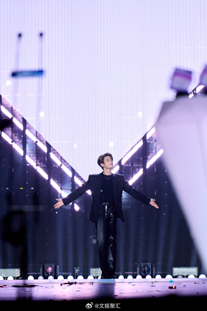 檀健次荣获双项荣誉 檀健次继续以歌赴约 檀健次荣获双项荣誉檀健次继续以歌赴约，巅