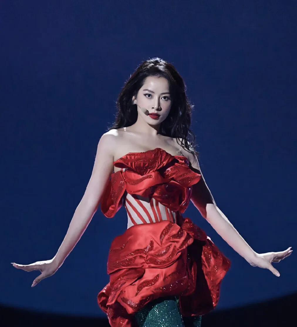 1
看完了《乘风2023》33位姐姐的初舞台表现，补充一下个人观感。
如果纯粹是