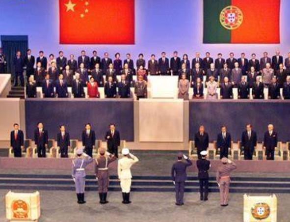 澳门之所以不闹腾，不闹独立，不闹分裂，不闹反共，甚至不闹亲台亲美，最重要的原因是