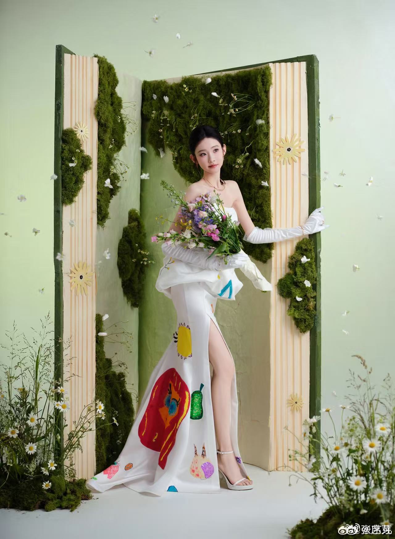 张艺凡尊重6岁小画家的著作权 孩童笔下的烂漫童趣走上盛大红毯，背后是张艺凡满满的