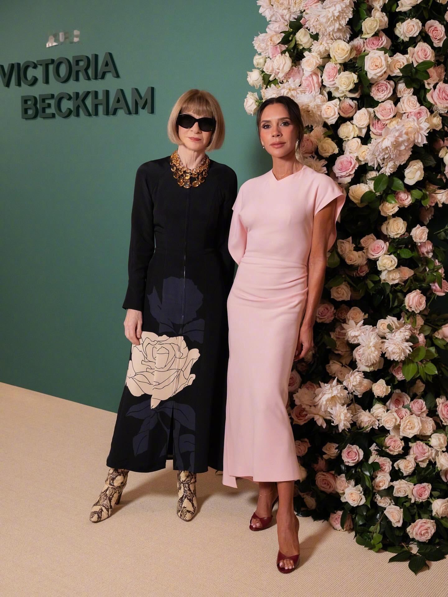 维多利亚携丈夫贝克汉姆 一起现身纽约参加与安娜Anna Wintour 及 vo