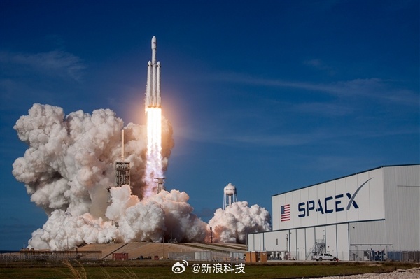 【媒体：SpaceX将向马斯克旗下xAI注资20亿美元】据媒体报道，SpaceX