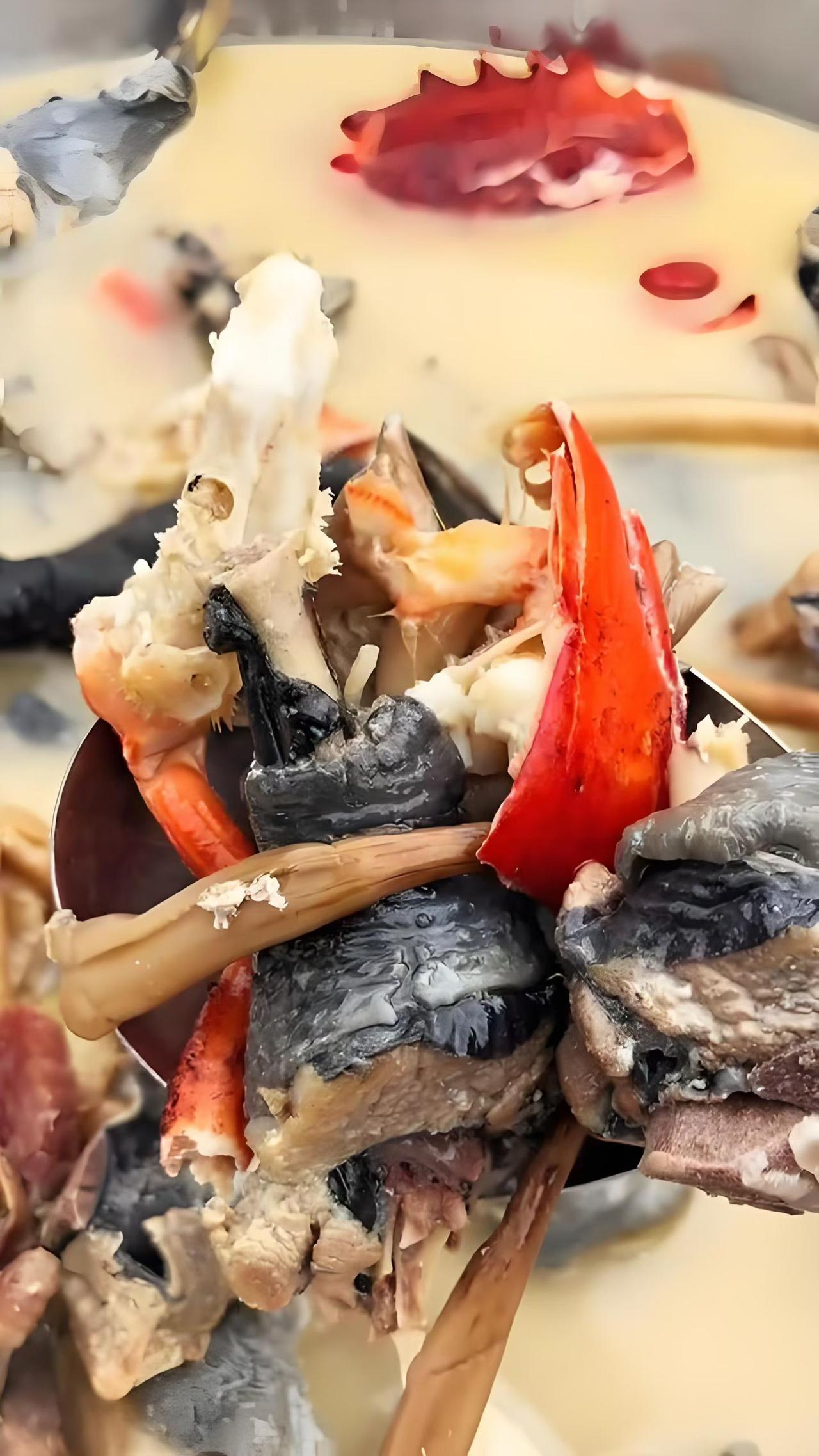 台州菜系总特色概括，新一版如下：
山海相生，节俗成风。
时令为本，家烧为魂。
本