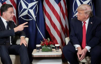 现在世界上出现了一个残酷的真相，再也没有国家能模仿中国的道路来超越中国了，因为窗