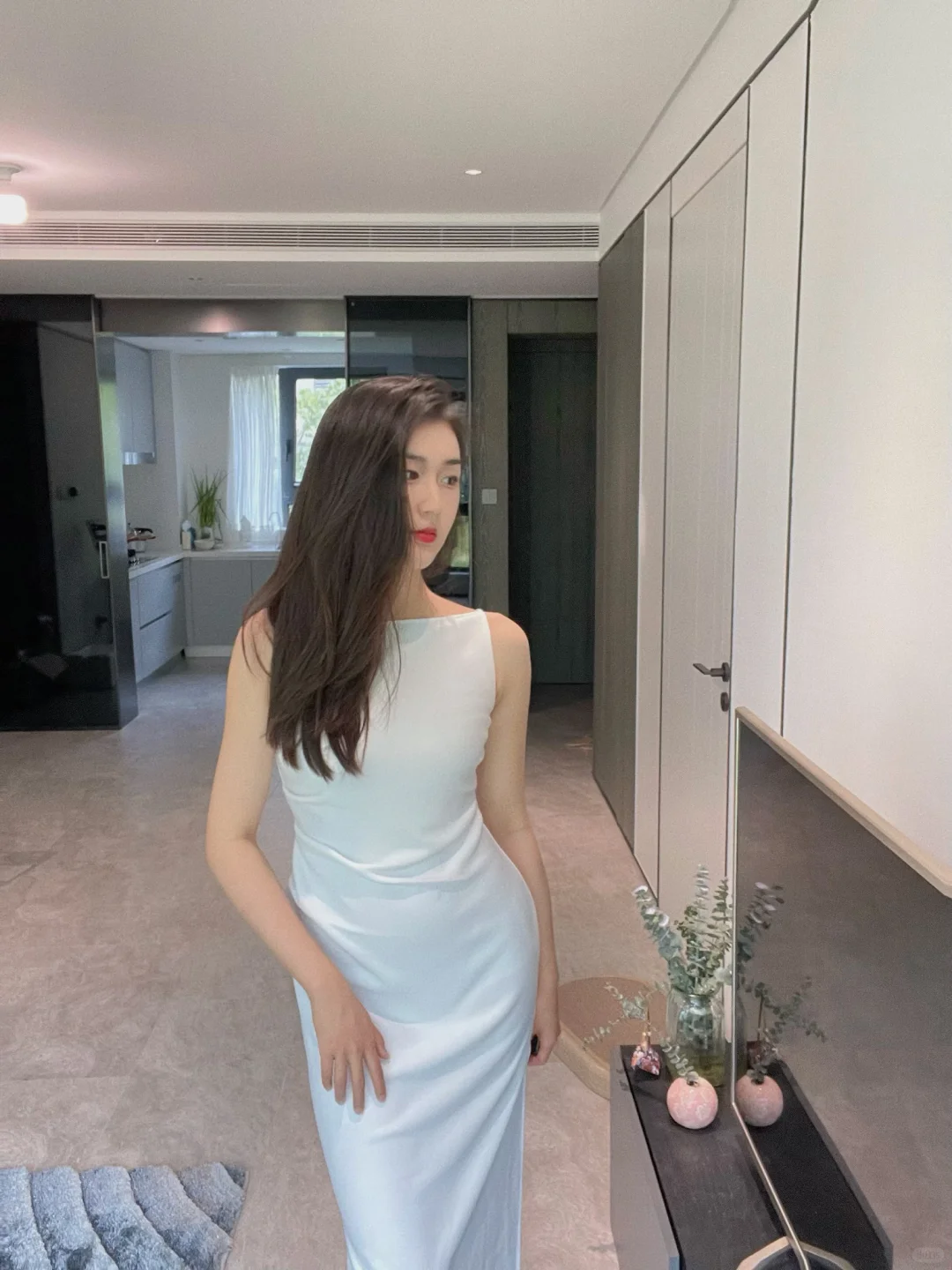 “爱自己”并不是给自己买只口红