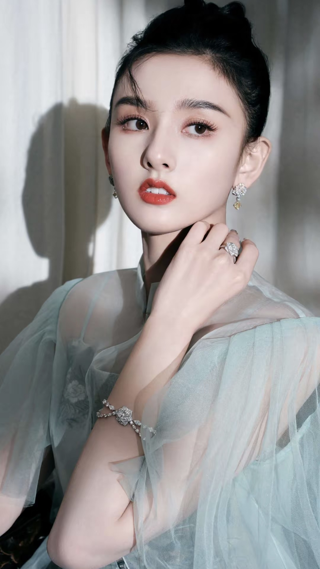 刘宇宁 没完了别造谣刘宇宁否认与宋祖儿恋情 近日有网友爆料宋祖儿 刘宇宁同款地板