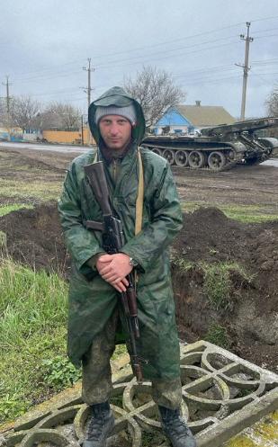 图文：逃亡美国的前俄军官称与其上战场不如坐牢  此前公开揭露乌战俘遭受酷刑

“