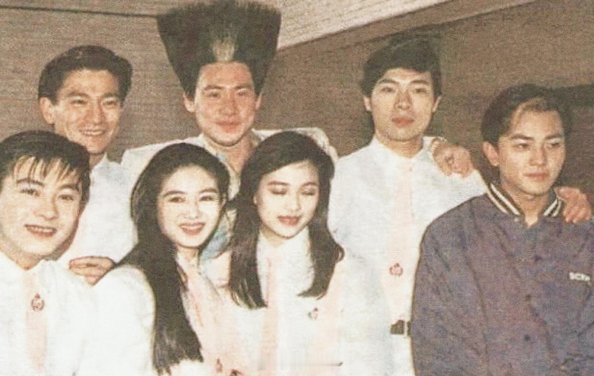 刘德华搭乘花絮去幕后 “铁面”刘德华刘德华 、“扫把头”张学友、“大雄”张卫健、