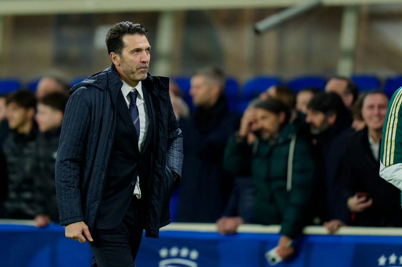 #布冯宣布辞职# 布冯在社媒发文，宣布自己辞去意大利领队一职。布冯发文：在对阵波