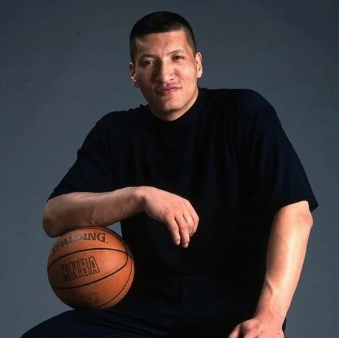 NBA的退休金制度定得特别死，只要凑够3个赛季，这份一辈子的保障就彻底锁死了。巴